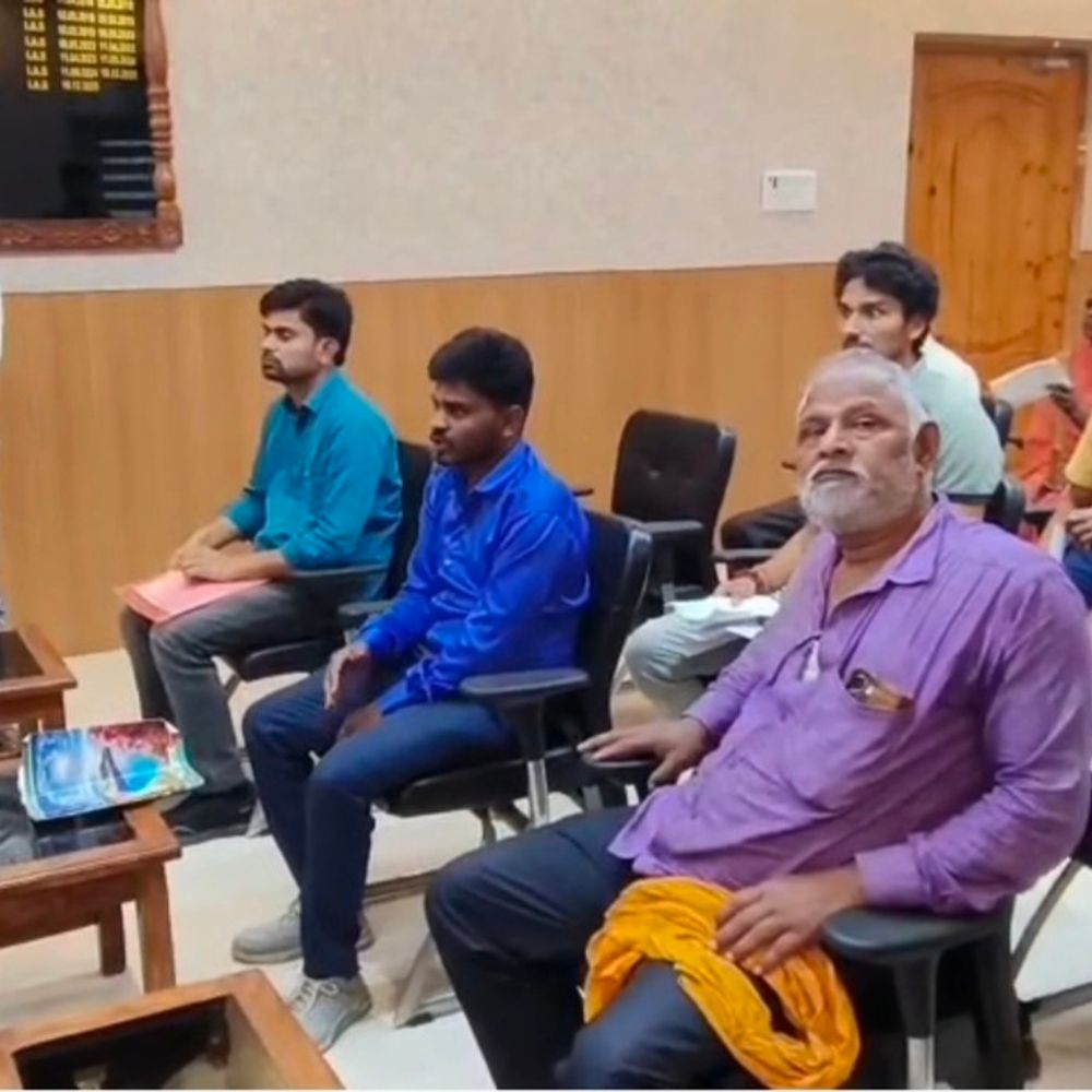 शेखपुरा में ‘सबका सम्मान जीवन आसान’ कार्यक्रम:  डीएम ने 16 मामलों की सुनी शिकायत; मौके पर समाधान के निर्देश, लोगों को राहत देने पर जोर – Sheikhpura News