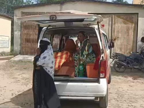 कोडरमा में प्रसव के बाद महिला की मौत:  लापरवाही के आरोप पर परिजनों का हंगामा, सदर अस्पताल में तोड़ा दम – koderma News