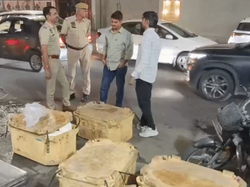 जवाहर नगर में “क्वालिटी पनीर शॉप” पर पुलिस का छापा:  1000 किलो पनीर और 800 किलो घी जब्त; मेवात से सप्लाई हो रहा था मिलावटी माल – Jaipur News