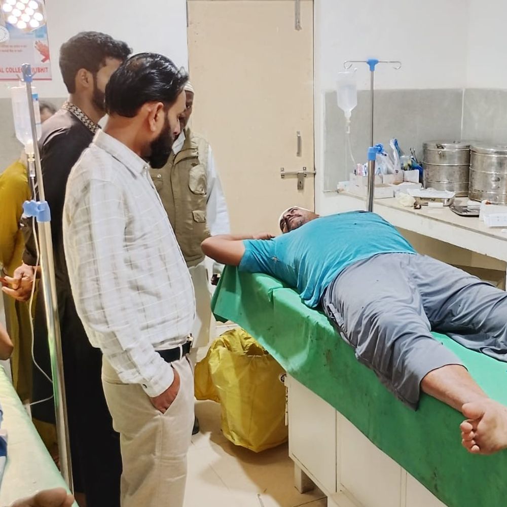 पीलीभीत में क्रिकेट को लेकर विवाद, दो पक्षों में झड़प:मैच के दौरान बवाल, तीन घायल, दो हिरासत में