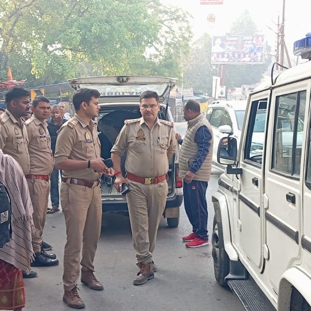 कुशीनगर में सड़क हादसे में बिहार के युवक की मौत:सीएचसी में इलाज के दौरान घायल ने तोड़ा दम, शिनाख्त के बाद पोस्टमार्टम के लिए भेजा