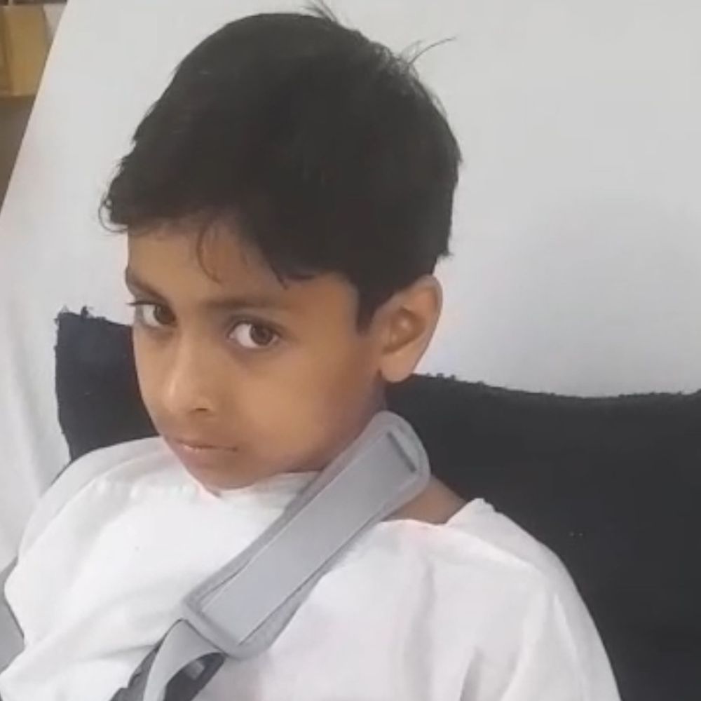 सरिया निकलने के बाद बच्चा जनरल वार्ड में शिफ्ट:4 फीट सरिया सीने से घुसकर गले के आर-पार हुआ था, दिल्ली में साढ़े तीन घंटे चला ऑपरेशन