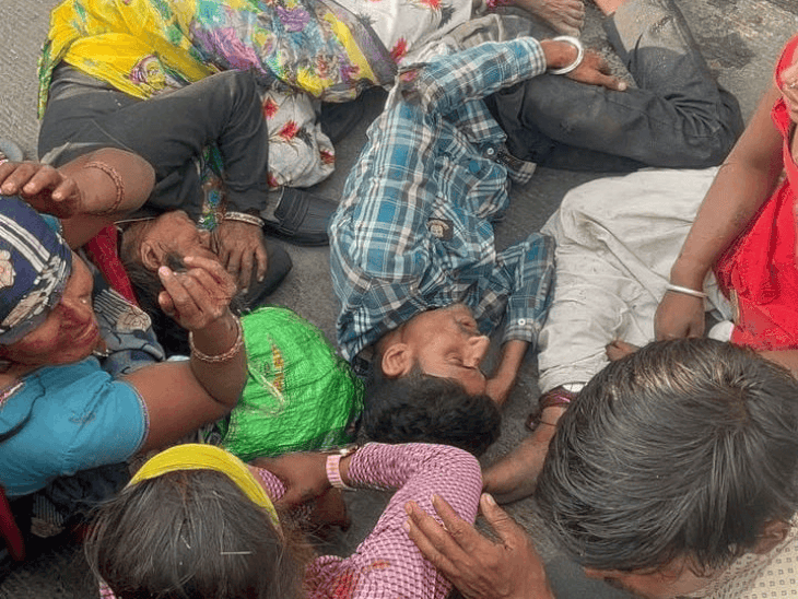 राजगढ़ में ओवरलोड ऑटो-कार भिड़ंत में 14 मजदूर घायल:  गेहूं कटाई से लौट रहे थे; छह की हालत गंभीर, भोपाल रेफर – rajgarh (MP) News