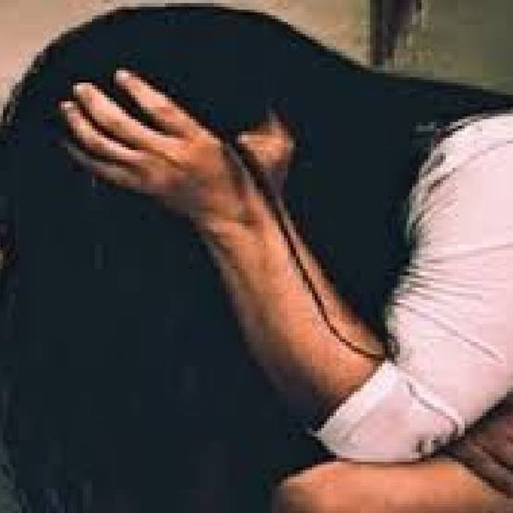 नोएडा में महिला का इंस्टाग्राम अकाउंट हैक:अपलोड की गई आपत्तिजनक तस्वीरें, सोसाइटी की महिला पर लगा आरोप