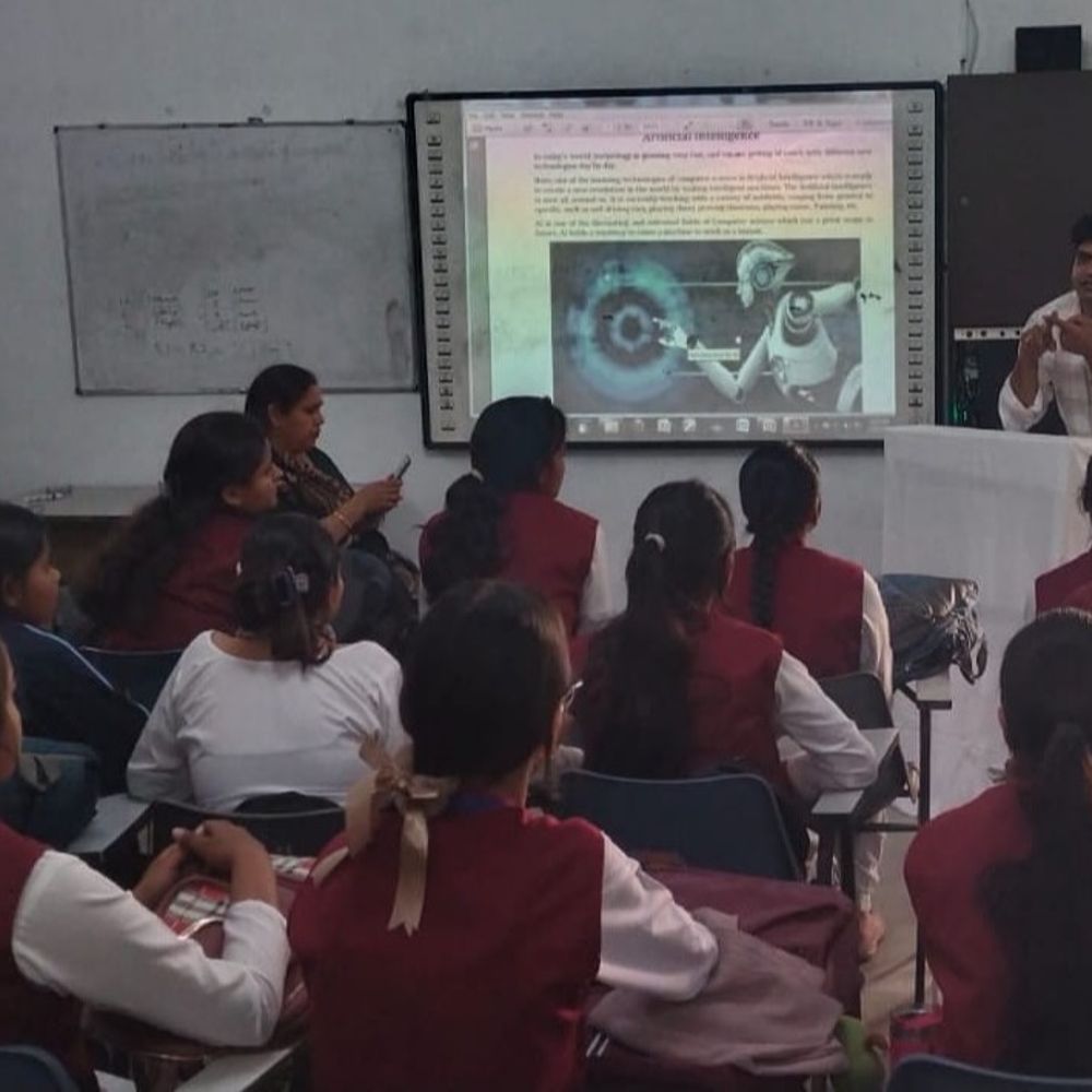 आरजीपीजी कॉलेज में AI पर गेस्ट लेक्चर:चर्चा का विषय AI इंसानों का विकल्प नहीं, विशेषज्ञ बोले- संतुलन जरूरी
