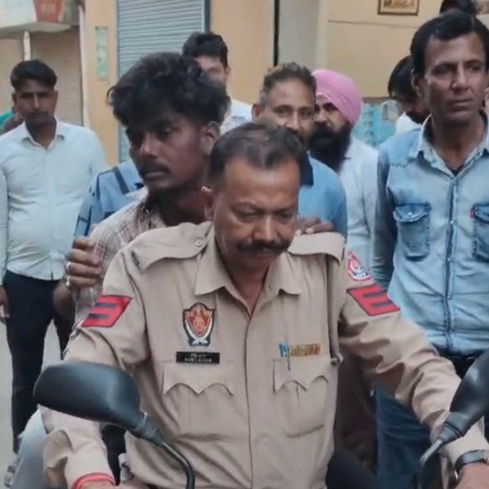 फाजिल्का में युवक पर ठगी के प्रयास का आरोप:  तलाशी के दौरान जेब से नशीला पदार्थ मिला; पुलिस ने हिरासत में लिया – Abohar News