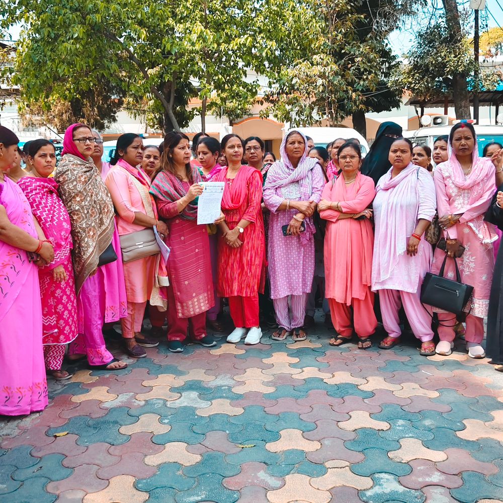 मुजफ्फरनगर में आंगनबाड़ी केंद्रों का किराया एक साल से बकाया:कार्यकत्रियों का प्रदर्शन, BLO पर मुकदमे की मांग