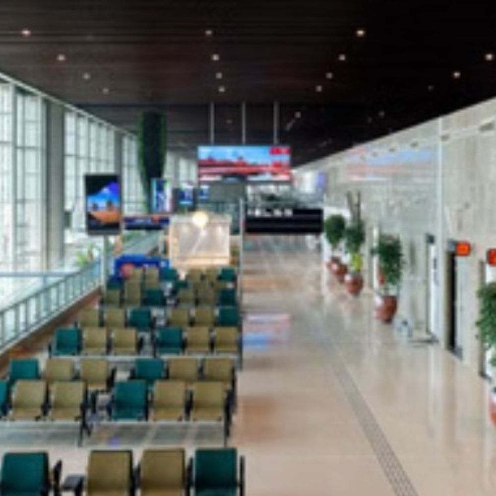 लखनऊ एयरपोर्ट पर नया टैक्सीवे शुरू:टैक्सीवे की संख्या बढ़कर आठ हुई, पीक टाइम में संचालन होगा आसान