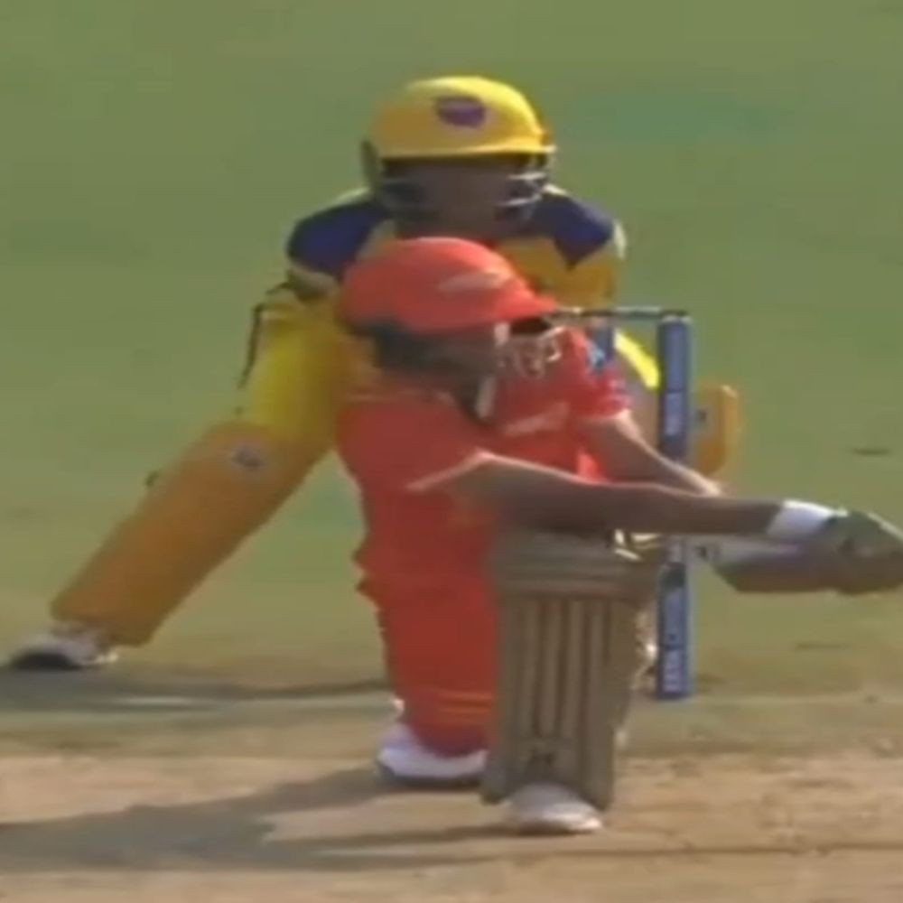 लड़कों संग खेली अनुष्का का टीम इंडिया में चयन:ग्वालियर की बेटी अब भारत की जर्सी पहनेगी; साउथ अफ्रीका में टी-20 सीरीज खेलेगी