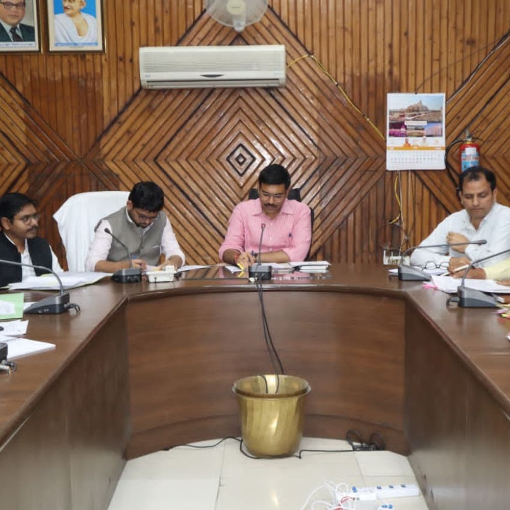 सहारनपुर में सड़क सुरक्षा पर DM की सख्ती:अवैध कट बंद होंगे, स्टंट पर प्रतिबंध; नियम तोड़ने वालों पर कड़ी कार्रवाई