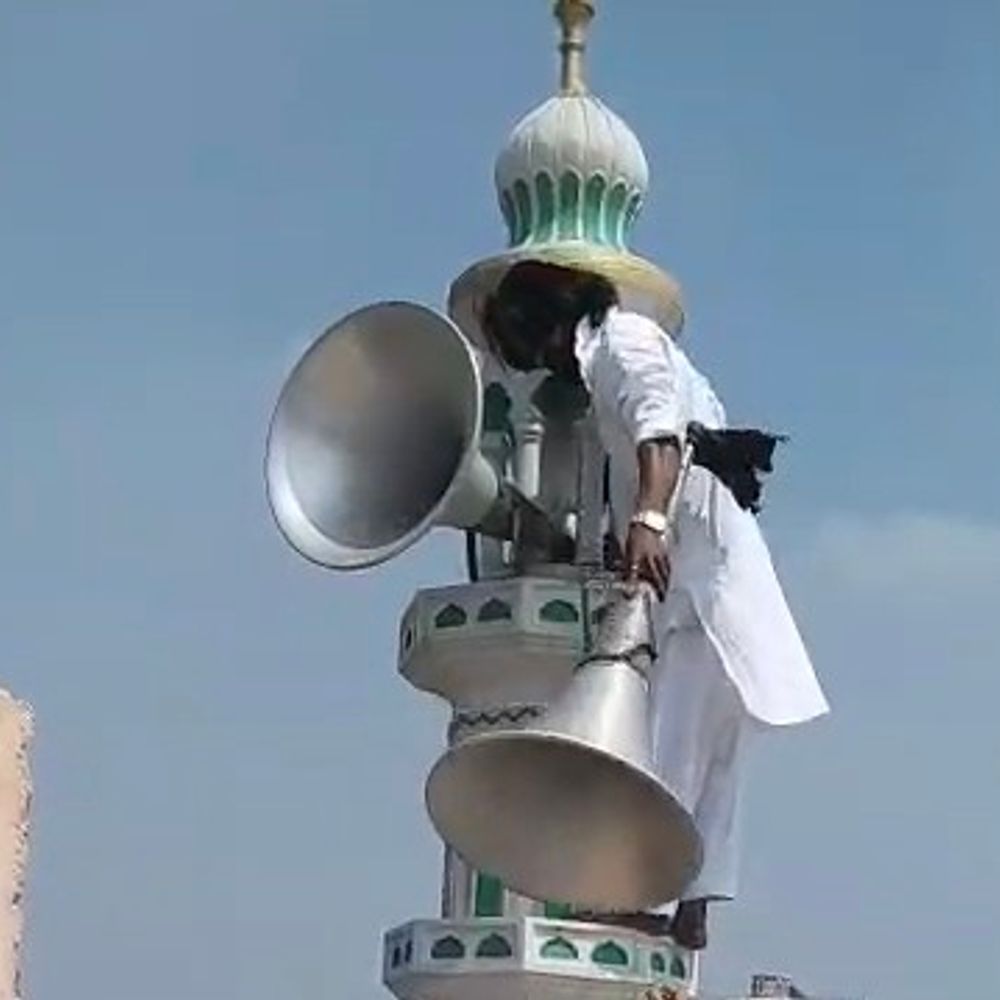 मुजफ्फरनगर में 34 लाउडस्पीकर हटाए गए, 100 की आवाज कम:ध्वनि प्रदूषण नियमों के उल्लंघन पर पुलिस की कार्रवाई जारी