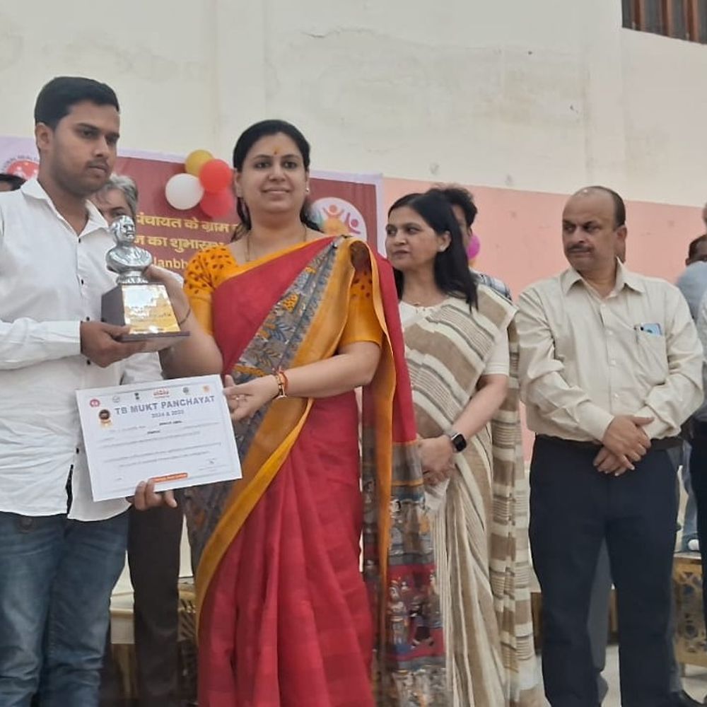 देवरिया की 192 ग्राम पंचायतें टीबी मुक्त घोषित:विश्व टीबी दिवस पर प्रधानों को किया गया सम्मानित