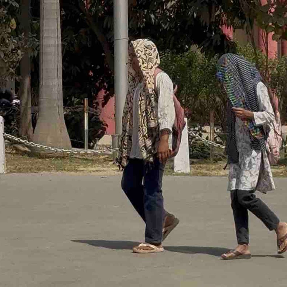 गोरखपुर में बढ़ने लगी गर्मी:35 डिग्री तक पहुंचेगा तापमान, लोगों को सावधानी बरतने की सलाह