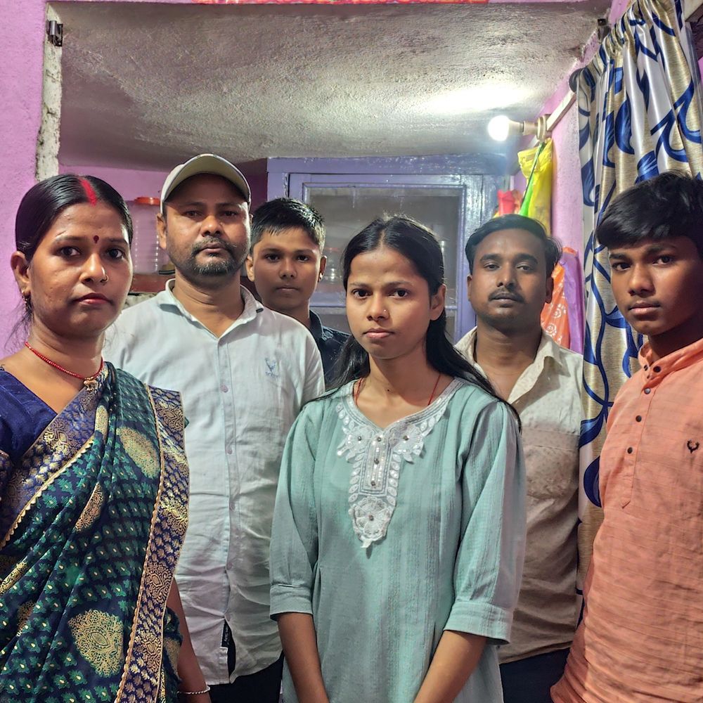 श्रेया कुमारी ने साइंस में पटना जिले में टॉप किया:कहा- IAS बनना ही मेरा सपना; सेल्समेन पिता को बेटी से कई उम्मीदें