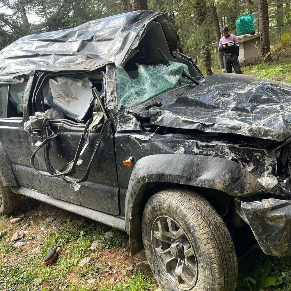 मंडी में 200 मीटर गहरी खाई में गिरी कार:  युवक की मौत, पत्नी- बेटी को ससुराल छोड़कर घर लौट रहा था – Mandi (Himachal Pradesh) News