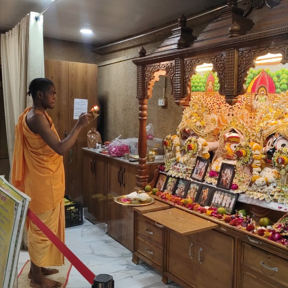 वृंदावन से पुलिस टीम के साथ वापस पहुंचे भगवान:खिलचीपुर मंदिर में फिर से विराजित हुई जगन्नाथ, 'हरे रामा-हरे कृष्णा' के जयकारों से गूंजा परिसर