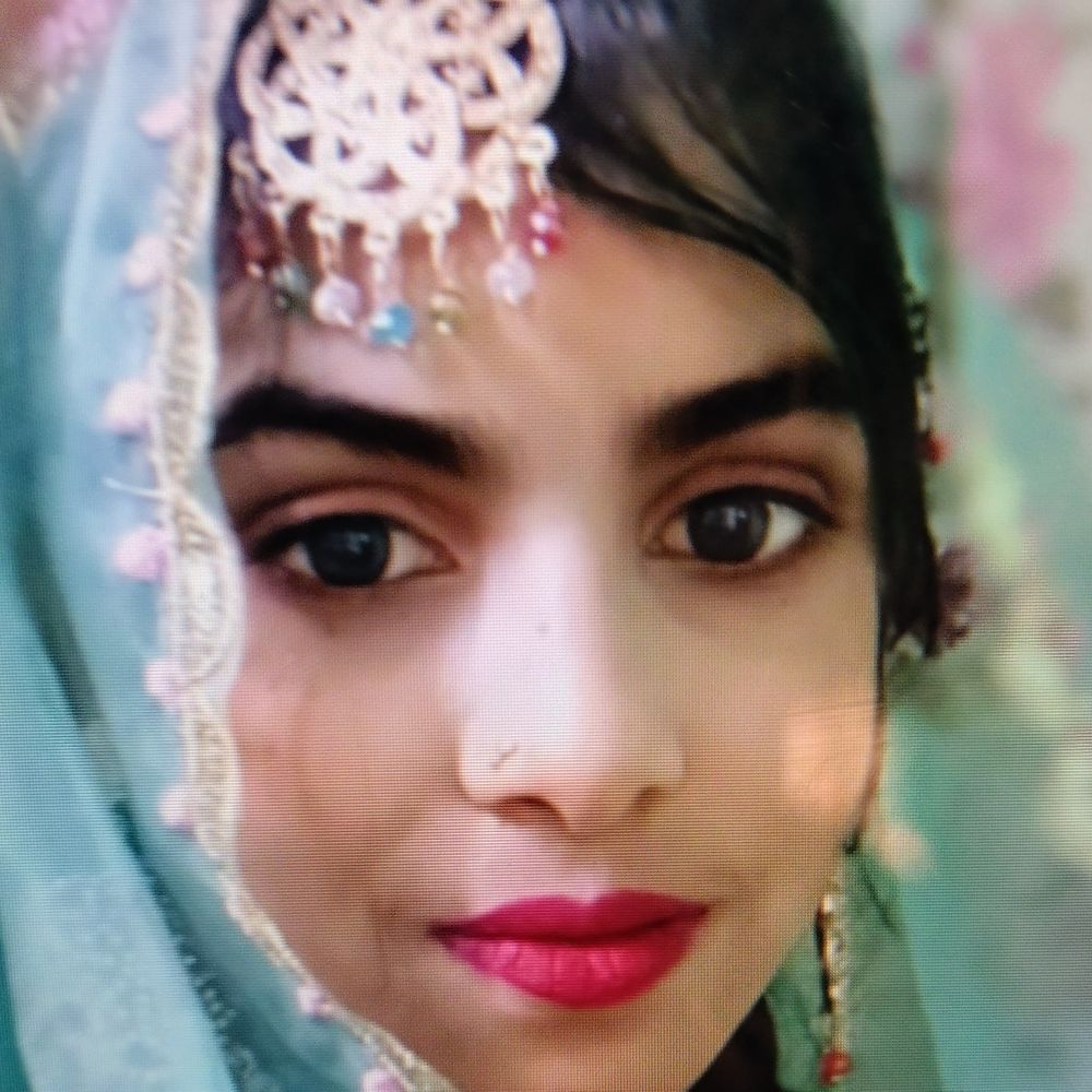 अलीगढ़ में युवती ने फांसी लगाकर की आत्महत्या:मायके पक्ष ने ससुरालियों पर लगाया हत्या का आरोप, एक साल पहले हुई थी शादी