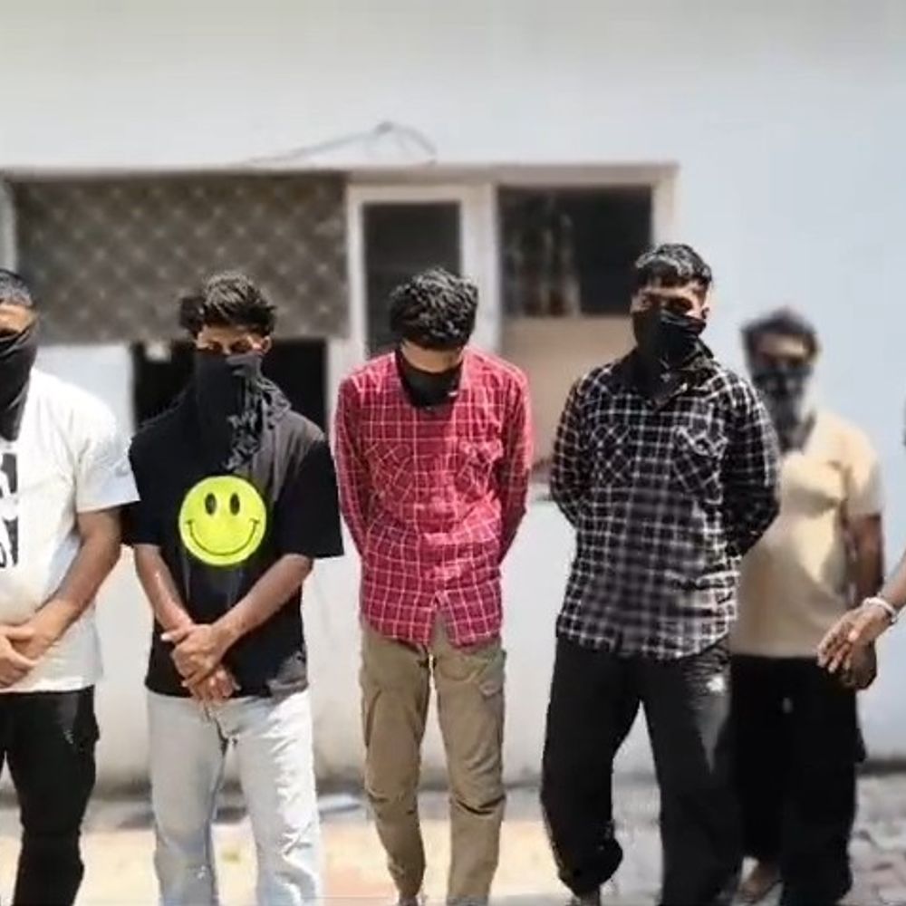 होशियारपुर पुलिस ने पकड़े 7 लुटेरे:  दुकान लूटने की योजना बना रहे, जेल में बंद साथी ने दिया टारगेट, धारदार हथियार बरामद – dasuya News