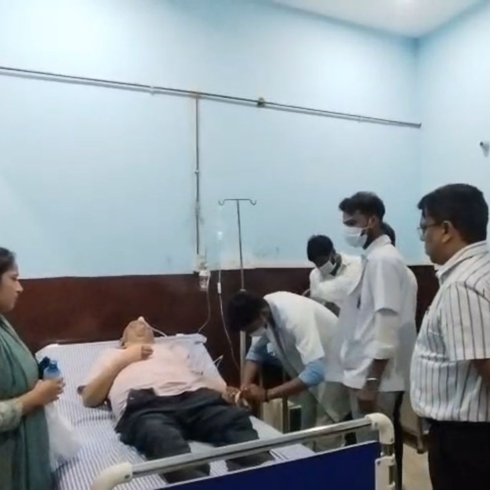 सरकारी बाबू ने की आत्महत्या की कोशिश:नोट में लिखा- पत्नी की नौकरी लगाने के नाम पर बीजेपी नेता ने लिए 25 लाख, लौटाए नहीं