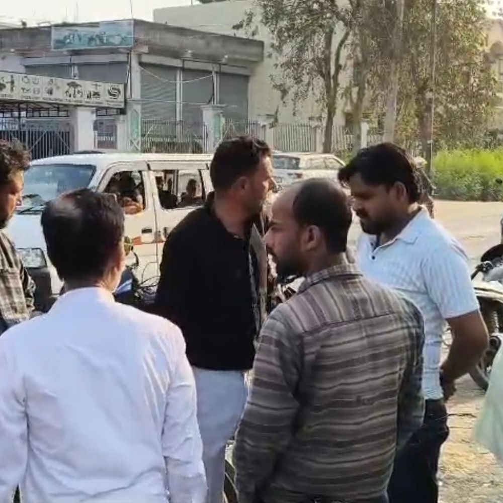 बेटी पैदा होने पर मायके-ससुराल पक्ष में मारपीट:बिजनौर अस्पताल में हंगामा, बेटा न होने पर कर रहे थे प्रताड़ित