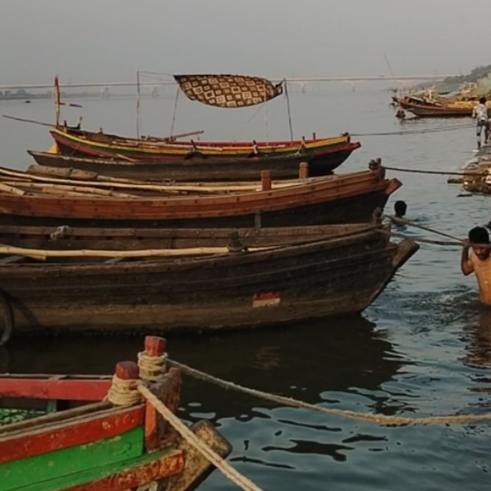 चैती छठ पर गंगा में नाव संचालन रहेगा बंद:बक्सर में सेफ्टी को लेकर प्रशासन ने जारी किया आदेश