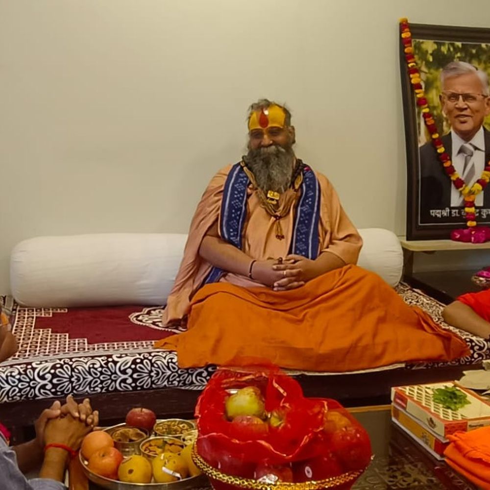 चित्रकूट में राजेंद्र दास महाराज की रामकथा:मंदाकिनी स्नान से पापों से मुक्ति का संदेश, बड़ी संख्या में श्रद्धालु जुटे