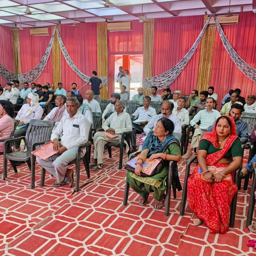 खैरथल में पीएम विश्वकर्मा योजना की जानकारी दी:लाभार्थियों को बताए डिजिटल सशक्तिकरण और बाजार तक पहुंच के फायदे