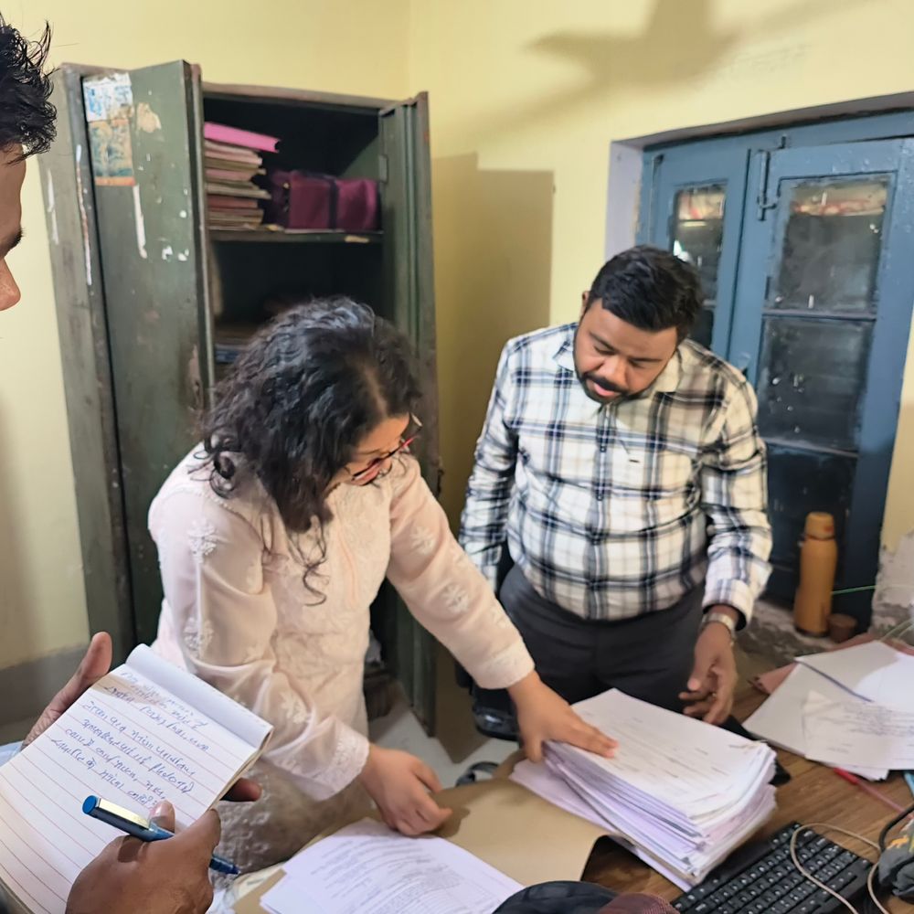 कानपुर में CDO ने दो ब्लॉक का किया निरीक्षण:भीतरगांव में क्लर्क, पतारा में 2 कर्मचारी अनुपस्थित; वेतन रोकने के दिए निर्देश