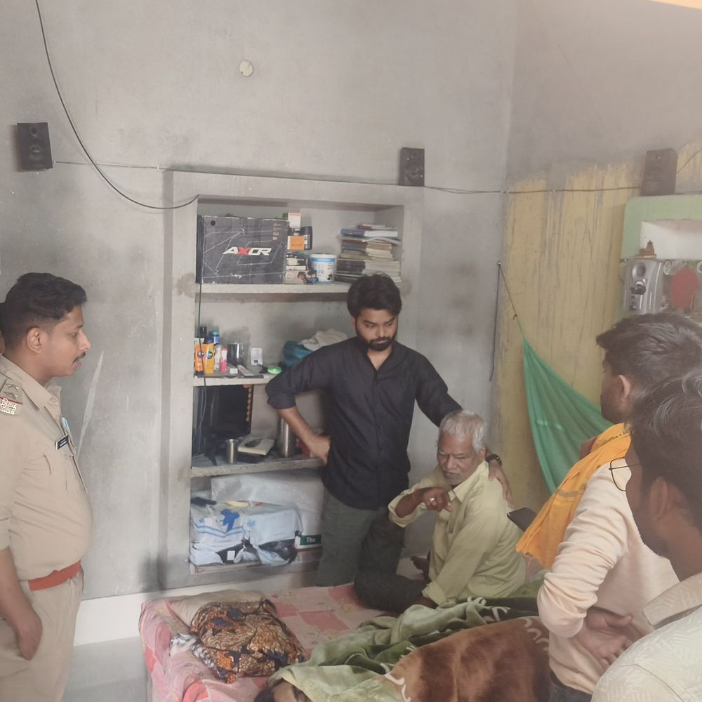 मुंगेर में फंदे से लटका मिला युवक का शव:खरना प्रसाद खाकर सोया था, पुलिस जांच में जुटी