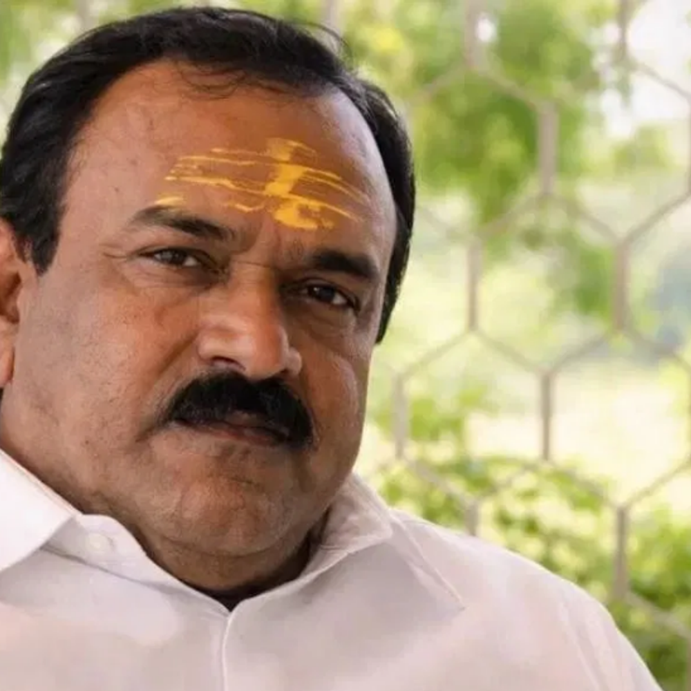 
                 रेप के आरोपी बाबा के 100 आपत्तिजनक वीडियो मिले:1500 करोड़ की संपत्ति का भी पता लगा, पुलिस ने कोर्ट में कहा- बलि देने का शक 
            