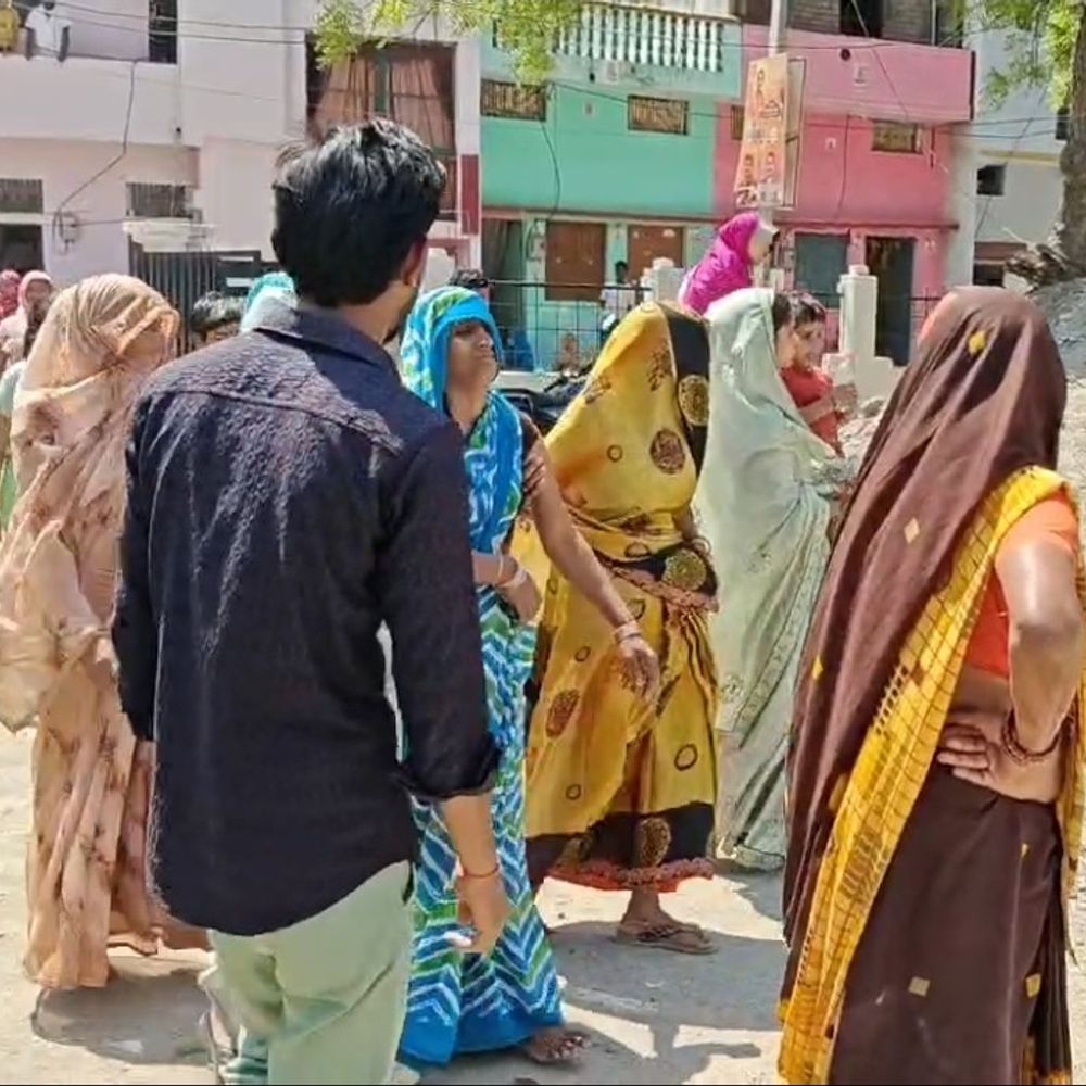 बांदा में तालाब में मिला युवक का शव:पिता से झगड़े के बाद घर से निकला था, साइकिल और कपड़े से पता चला