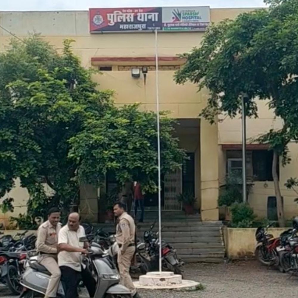 ग्वालियर में दंपती के खाते से ₹1.70 लाख की ठगी:कॉल आया न OTP; साइबर ठगों ने हैक कर उड़ाए पैसे, पुलिस कर रही जांच
