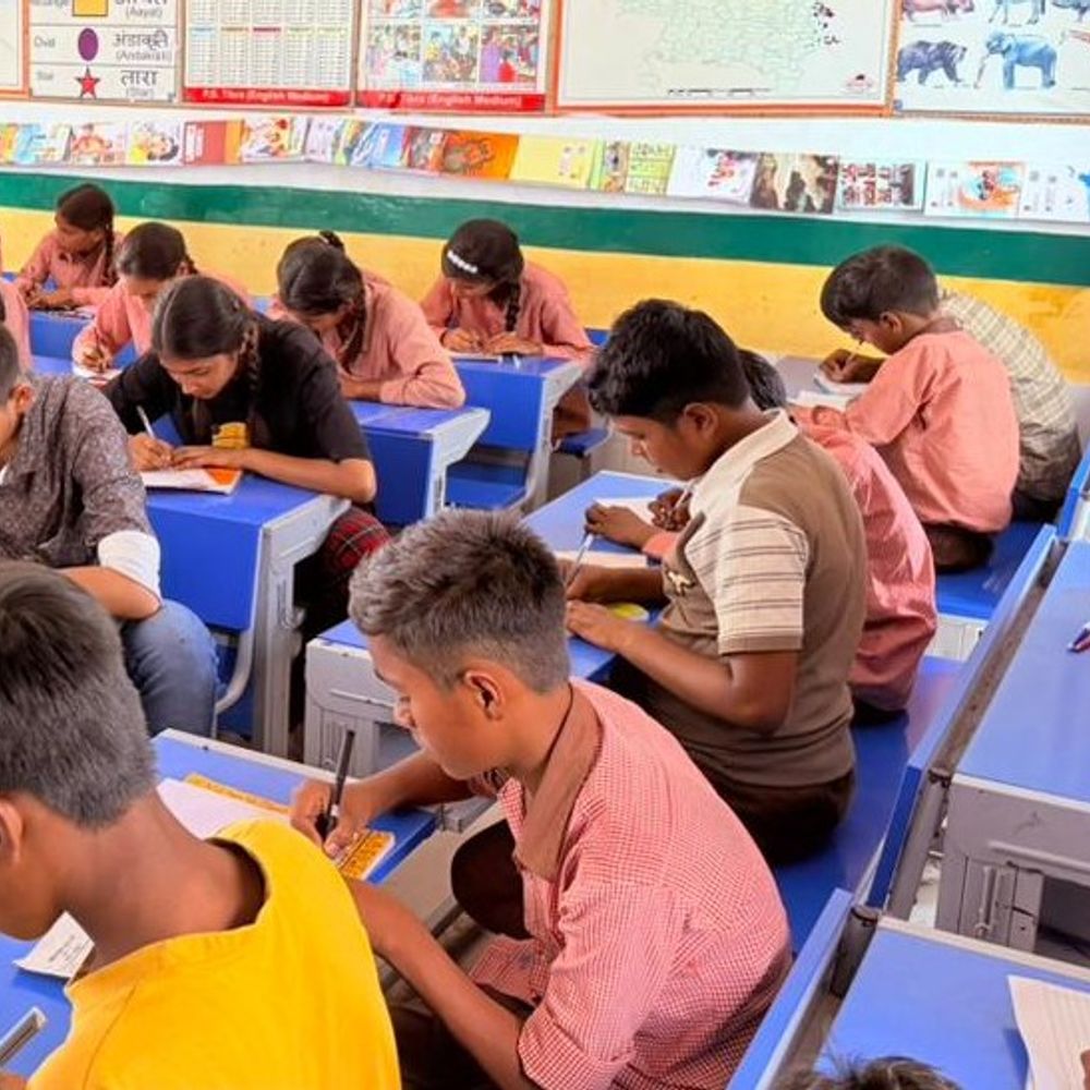 रूदौली और मवई के 33 परिषदीय विद्यालयों में लगेंगे इनवर्टर:गर्मी से राहत के लिए 12.54 लाख रुपए की धनराशि खातों में पहुंची