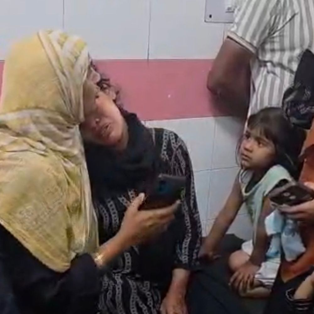 संभल में अज्ञात वाहन ने मारी टक्कर:नई बाइक दिखाने जा रहे जीजा-साले गंभीर रुप से घायल, हायर सेंटर रेफर