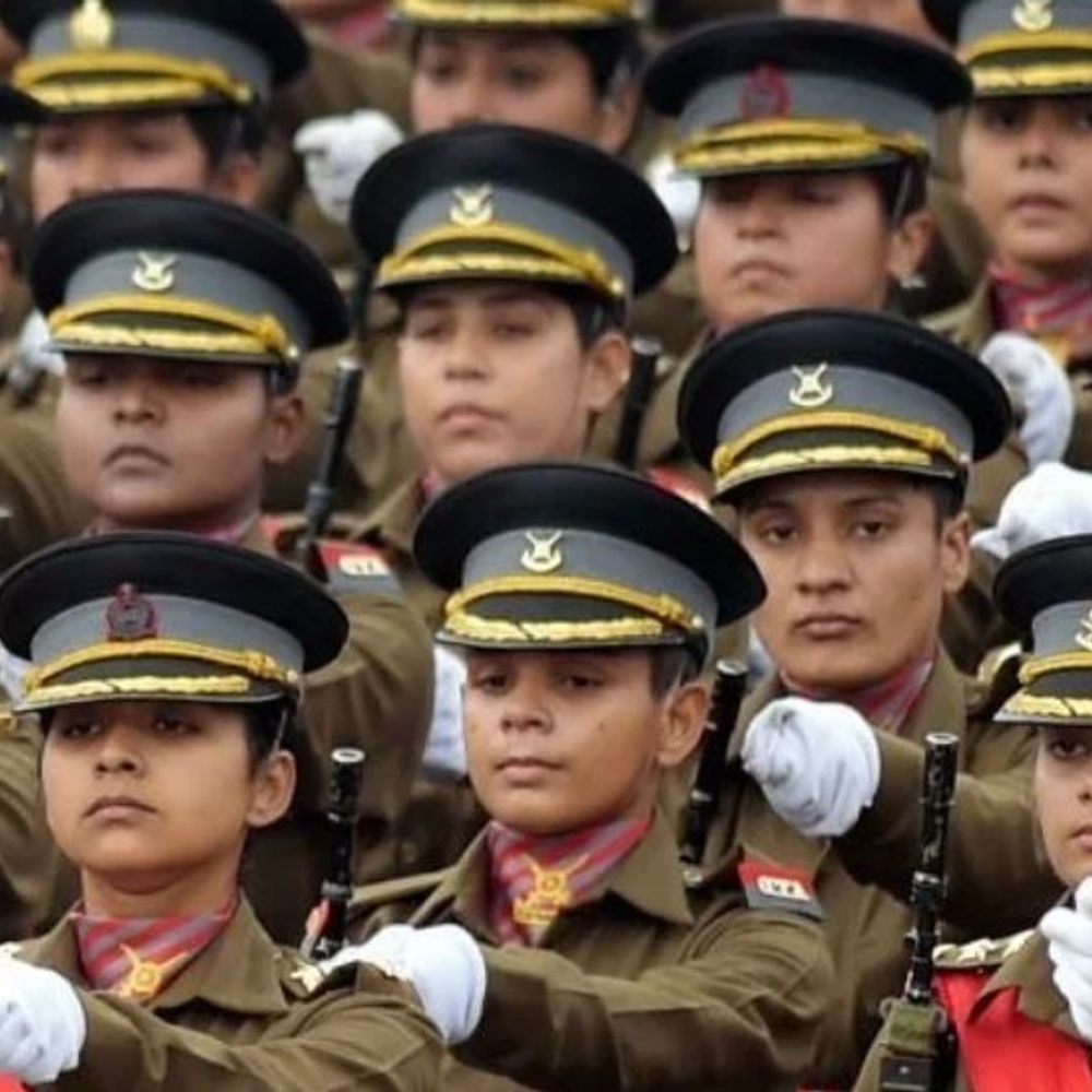 सुप्रीम कोर्ट बोला-महिला अफसर सेना में स्थायी कमीशन की हकदार:इससे इनकार करना भेदभाव था; जिनकी सर्विस खत्म हुई, उन्हें भी पेंशन मिलेगी