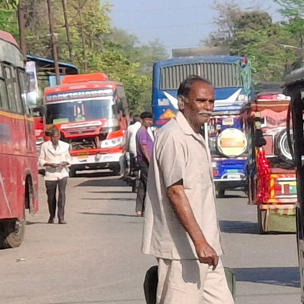 15 अप्रैल से शहर की बसें चुंगी बाहर से चलेंगी:पहचान के लिए बारकोड, अलग रंग होंगे; डीएम ने दिए निर्देश