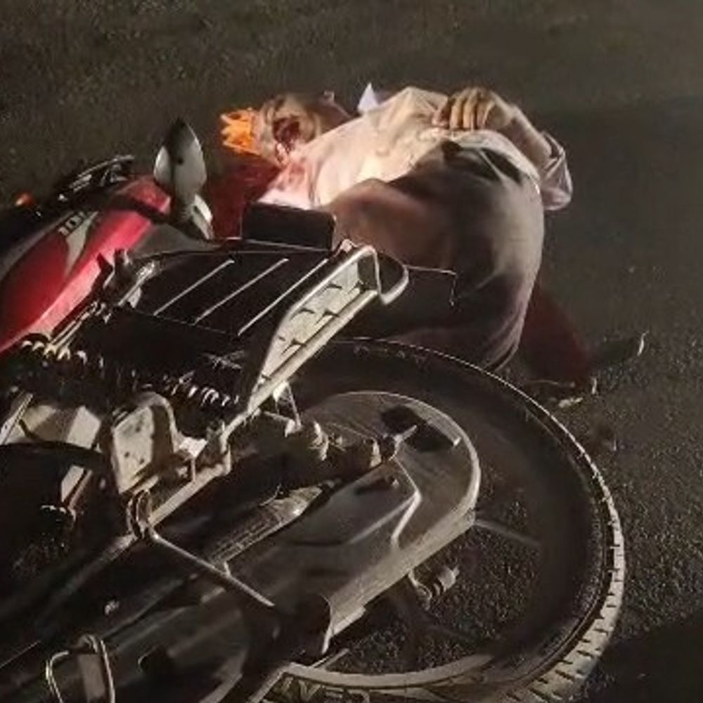 उन्नाव में ट्रक की टक्कर से बाइक सवार की मौत:अधेड़ उम्र के व्यक्ति की मौत, ढ़ाबे के पास हुआ हादसा, जरूरी काम से निकले थे