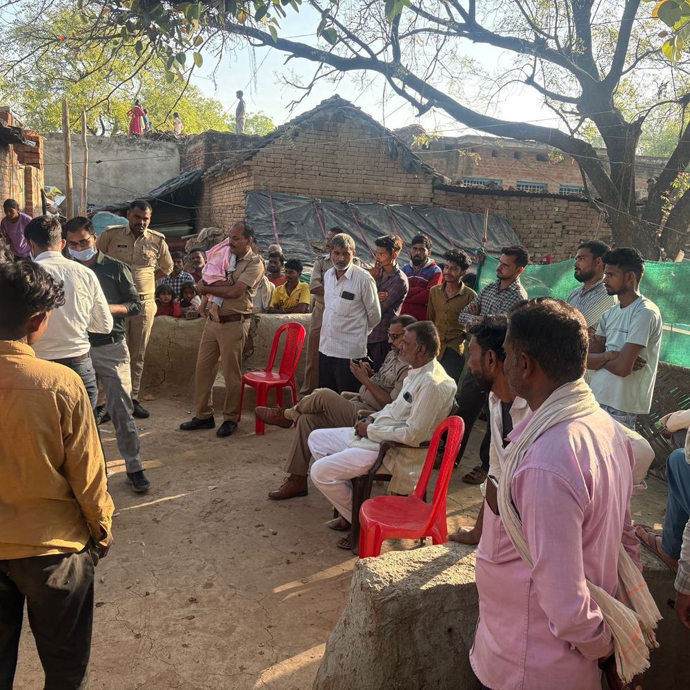 जालौन में किशोरी ने फांसी लगाकर की आत्महत्या:माता-पिता के साथ करती थी मजदूर, पुलिस कारण जानने में जुटी