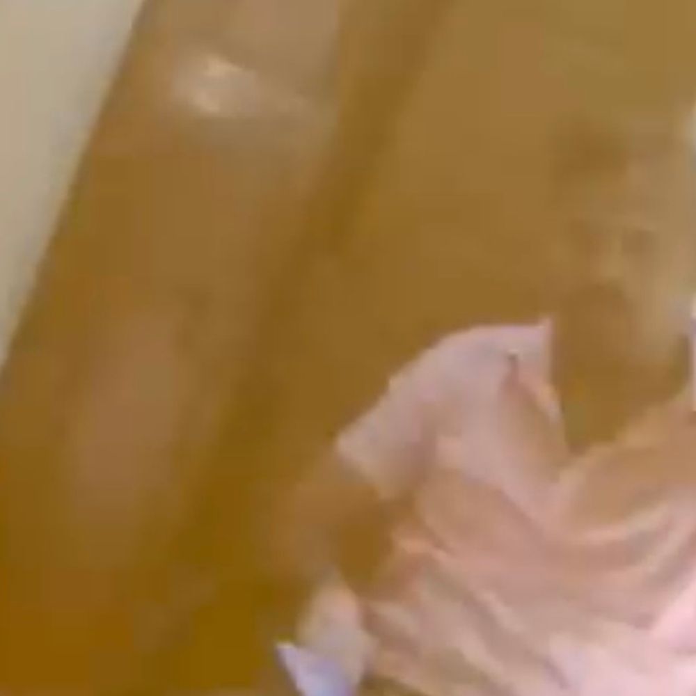 प्रतापगढ़ में चौकी इंचार्ज की बदसलूकी का VIDEO:चोरी की शिकायत करने पहुंचे पीड़ित फटकार कर भगाया, जांच के आदेश