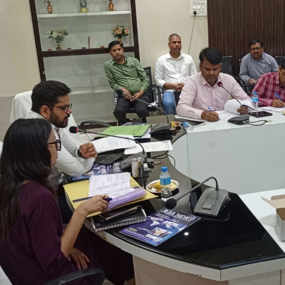 उन्नाव में डीएम ने सुनी उद्यमियों की समस्याएं:उद्योग बंधु की बैठक में बिजली, सड़क पानी की शिकायत, निस्तारण के निर्देश