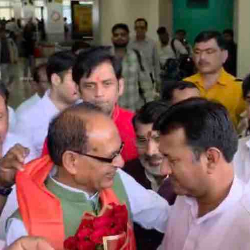 गोरखपुर पहुंचे केंद्रीय मंत्री शिवराज सिंह चौहान:बोले-जहां राहुल गांधी जाते हैं, वहां होता है बंटाधार; ममता बैनर्जी पर भी साधा निशाना