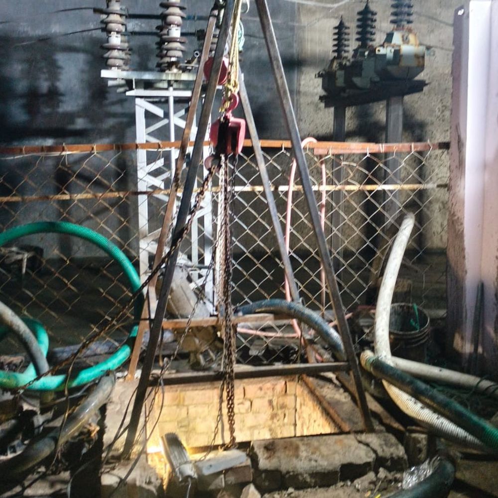 सीवर टैंक साफ करते समय 2 मजदूरों की मौत:जीजा-साले टैंक में उतरे थे, कानपुर पुलिस और SDRF टीम ने रेस्क्यू कर बाहर निकाला