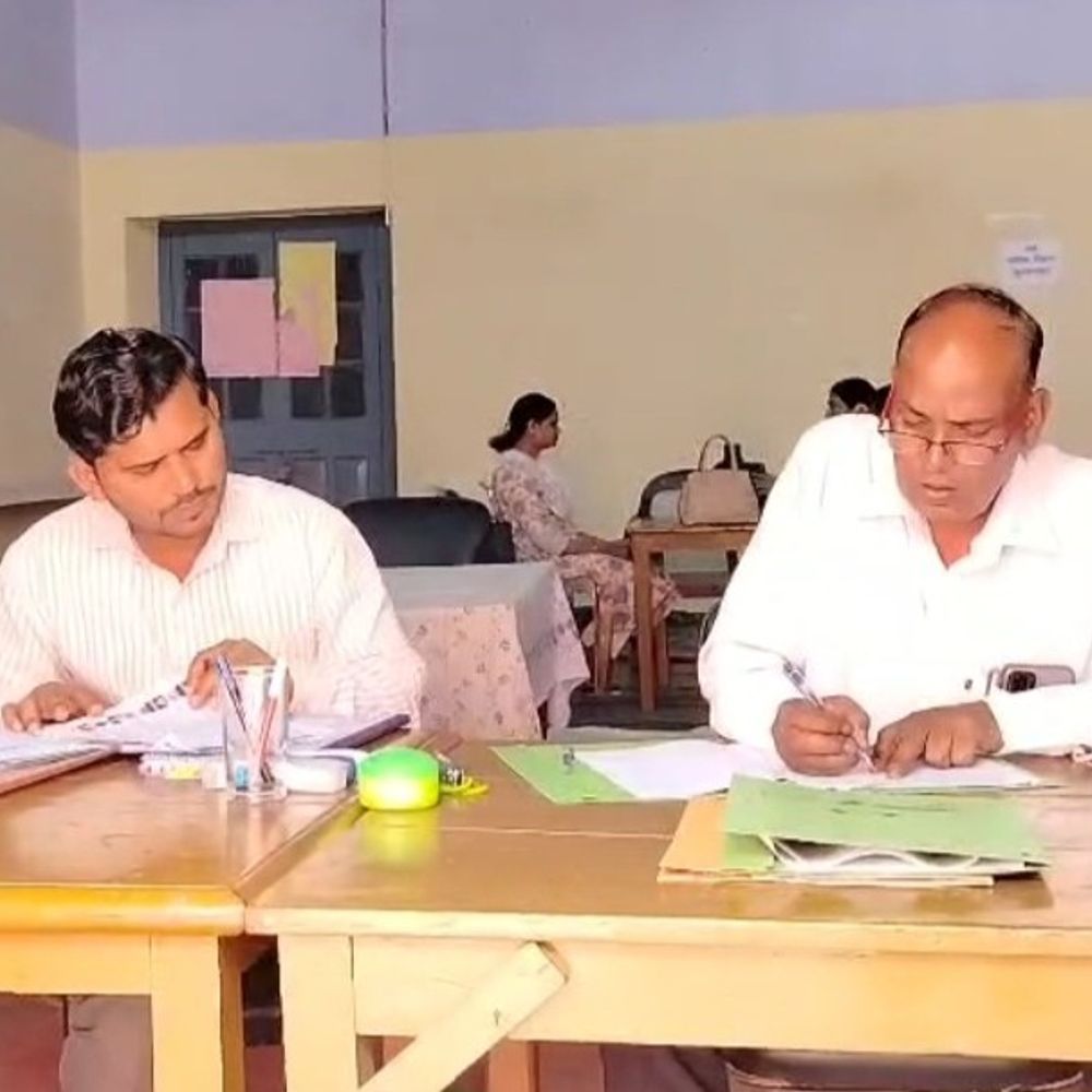 संभल में यूपी बोर्ड कॉपी जांच में 61% काम पूरा:7 दिन में 1.47 लाख उत्तर पुस्तिकाओं का मूल्यांकन, 1 अप्रैल तक पूरा होगा काम