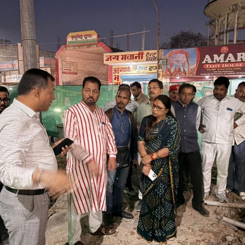 शहीदों की प्रतिमाएं बुलडोजर से गिराने पर FIR दर्ज:लखनऊ की फर्म फ्लाई इंफाटेक मुकदमा, पूर्व सीएम अखिलेश ने सरकार पर साधा था निशाना