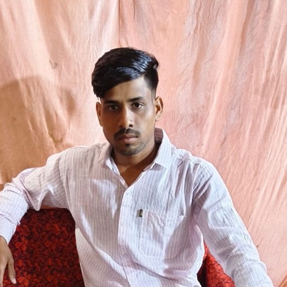 देवरिया के नूरीगंज बाजार में स्कूली बस से टक्कर:बाइक सवार दो युवकों का इलाज के दौरान गई जान