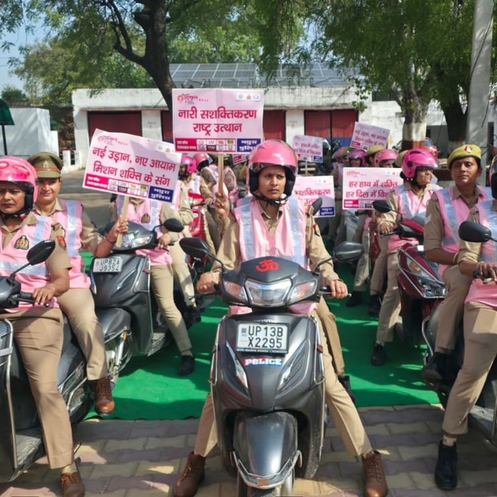 मथुरा में मिशन शक्ति फेज 5.0 के तहत:महिला सशक्तिकरण बाइक-स्कूटी रैली का आयोजन