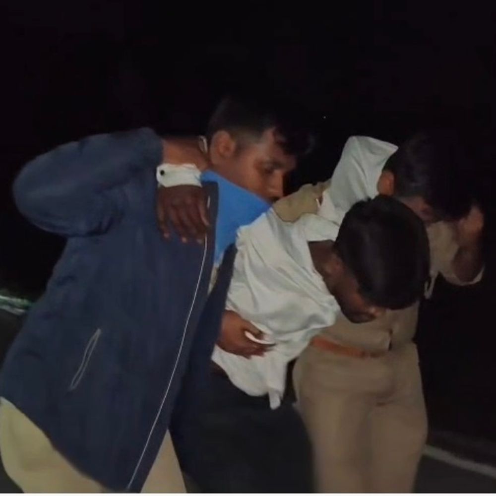 रायबरेली में पुलिस मुठभेड़, 5 लुटेरे गिरफ्तार:दो थाना क्षेत्रों में हुई कार्रवाई, दो बदमाश गोली लगने से हुए घायल