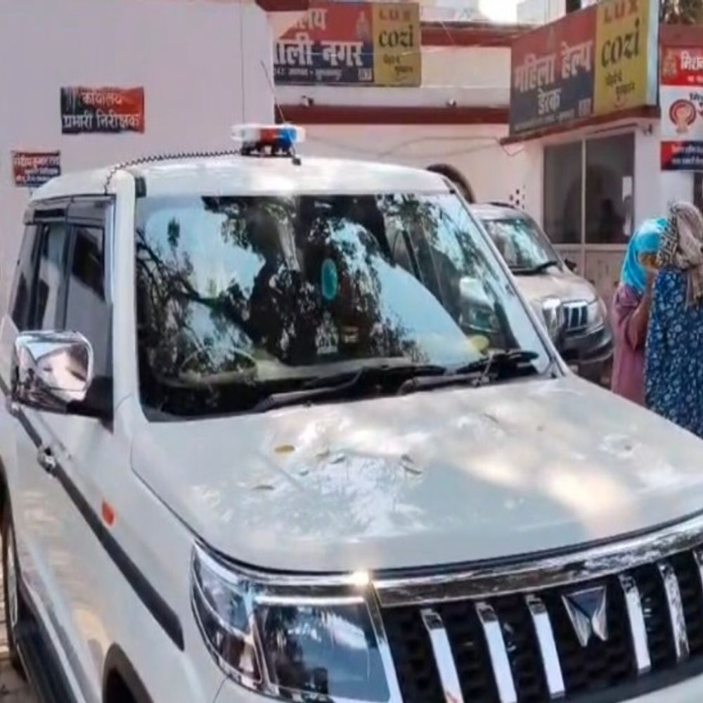 सुल्तानपुर में दंपती से सरेराह लूट:अमहट पेट्रोल पंप के पास बाइक सवारों ने मोबाइल-नकदी छीनी, केस दर्ज