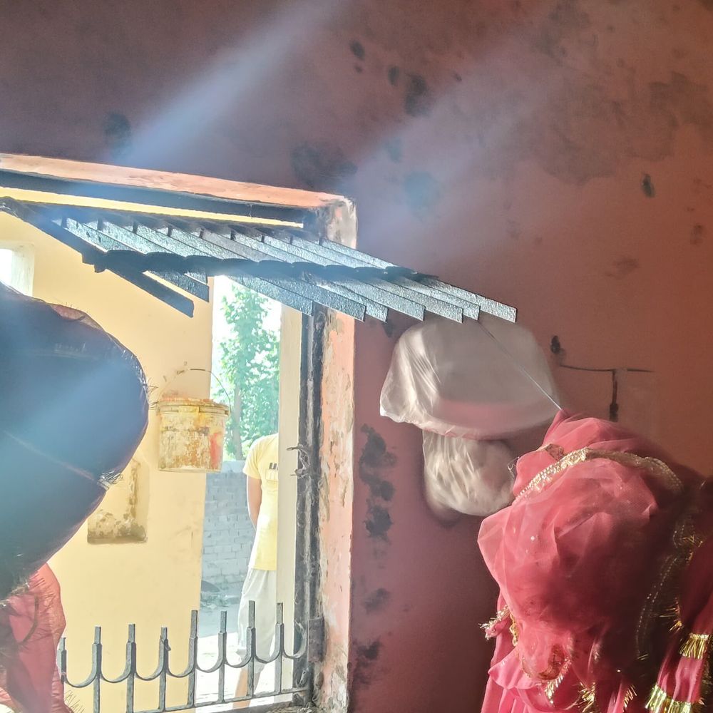 अमरगढ़ चामुंडा देवी मंदिर में चोरी, नकदी-आभूषण गायब:रात में दानपात्र, मुकुट, इनवर्टर सहित कई सामान चोरी