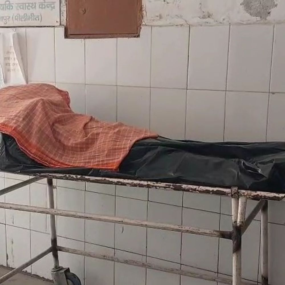 ट्रक की टक्कर से बाइक सवार की मौत:एक घायल, पीलीभीत में घाटमपुर के पास हादसा, चालक फरार, वाहन जब्त